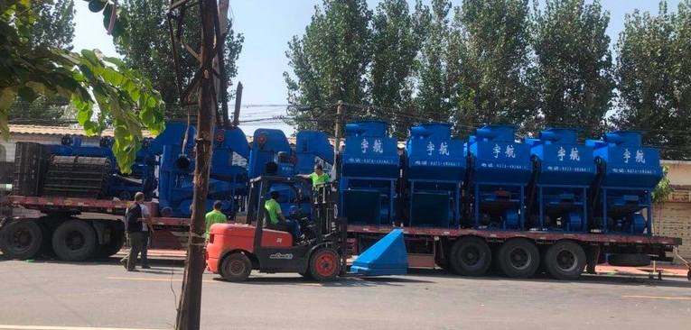 運輸中的花生剝殼機